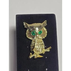 Signed GERRY'S Goldtone Textured Feathered Horn Owl Brooch Green Eye Rhinestones